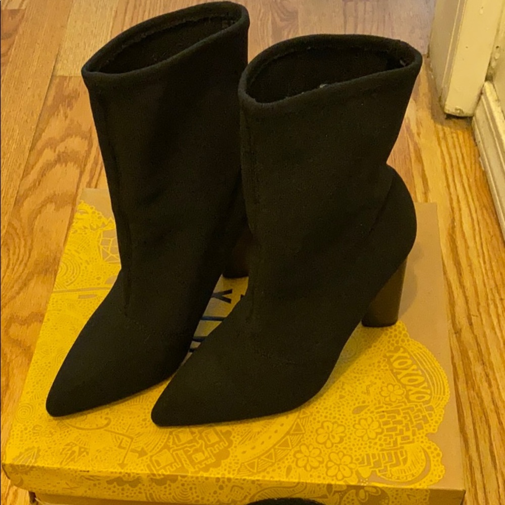 Mix No. 6 Black heels booties